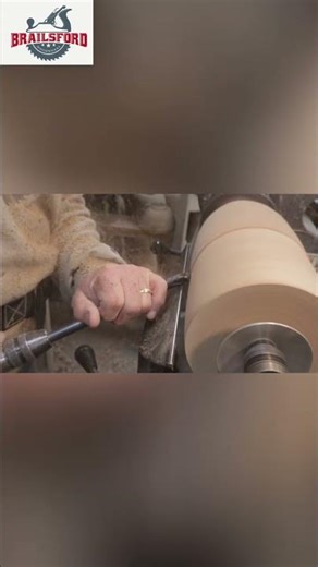 Woodturning Vase: Smooth Cuts & Steady Rest Tips #shorts