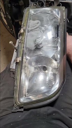 2 Easy Ways to Clean Foggy Headlights Without Disassembly #mechanic #mechaniclife #diy #tools