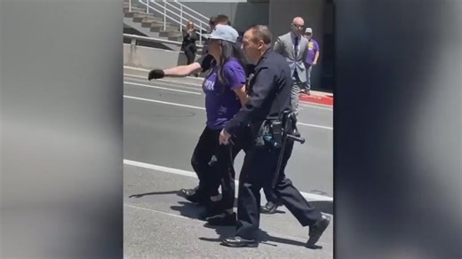 Thousands of LA County union workers rally for higher wages
