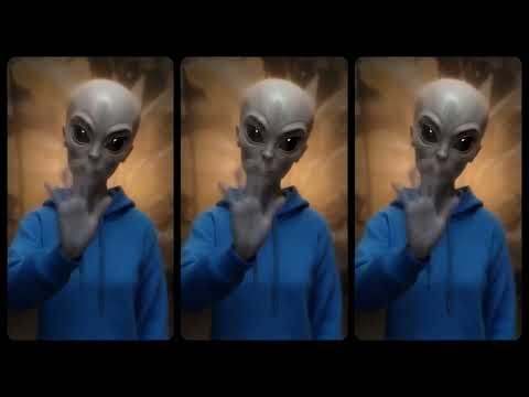 穿连帽衫的外星人：静谧的怪诞 • Alien in a Hoodie: The Quiet Uncanny • 202603121323 • Art of Edmundo ©️ArtstageAsia