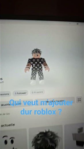Qui veut m’ajouter suf roblox Go les 100 abonné et bonne année #roblox