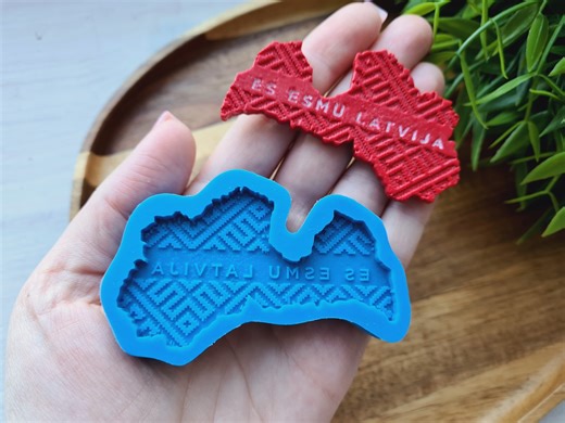 Create the Map of Latvia with precision and meaning! Watch how we use a silicone mold to work with oven-bake polymer clay and achieve clean, detailed results. https://youtu.be/ddDvl4SZeEQ ✔ Different silicone hardness options ✔ Suitable for clay, resin, wax & soap ✔ Perfect for symbolic and decorative designs 🛒 Order the mold here: 👉 https://polymerclaylatvia.com/silicone-mold-map-of-latvia-i-am-latvia-4-2-7-1-cm-h-0-4-cm Handmade silicone molds for artists who value quality ✨ #siliconemold #p