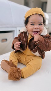 ILoveYou Papa 🥹😍 Mali & Rudolph 🥰 Did you see Mali 👍🏽 at the end? 😂 You can watch his full clothing haul in our stories 🤭 So excited to celebrate Mali’s first Christmas. Is there any special traditions you guys started when y’all kids were babies? #cutebaby #Blackbabies #babyboy #watchmegrow #cutebabies #6monthsold #blackboy #explorepage #babyfever #babyfashion #babymodel #babyinfluencer | Diamonique Valentine