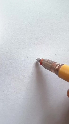 How to Draw a Bird with Charcoal in Just a Few Strokes