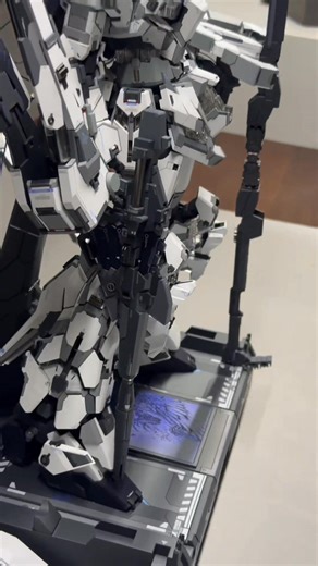 1K views · 12 reactions | [ SHARE ] PG 1/60 UNICORN CUSTOM Lần trước đã có Banshee rồi thì hôm nay đến lượt Unicorn lên sóng. Không biết anh em thấy thế nào chứ mình rất mê phối màu trắng xám này #redzone #redzonehobby | Red Zone Hobby | Facebook