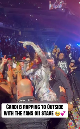 Cardi B Rapping to Fans Off Stage in Indianapolis