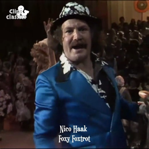 🕺🎷✨ Ik heb de Foxtrot nooit onder de knie gekregen... sterker nog: Ik kom nooit verder dan de polonaise in mijn bovenbeen....🕺🎷✨ | Clips & Classics