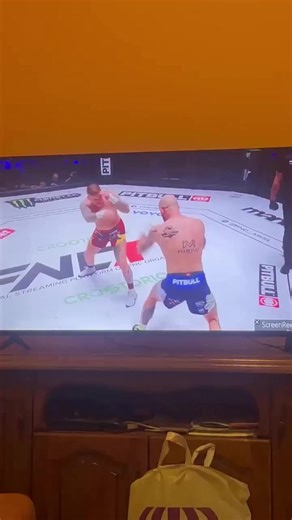 Ne ne nije Vaso namjestio borbu! Upala mu je sisarka u oko ! #balkan #fnc #podgorica #foryou