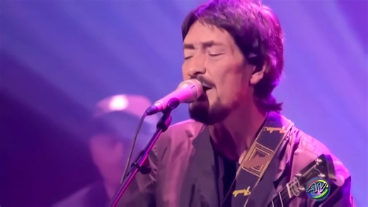 Chris Rea - Josephine (Live 2006) Remastered in HD «Josephine» es una de las más populares y exitosas canciones del cantante británico Chris Rea, publicada en 1985 e incluida en el álbum Shamrock Diaries. Josephine fue escrita por Chris Rea para su hija, quien lleva el mismo nombre. Años más tarde, Rea volvería a grabar una canción similar, esta vez para su hija menor Julia, que fue lanzada en el álbum Espresso Logic de 1993. | AVTV Music Video