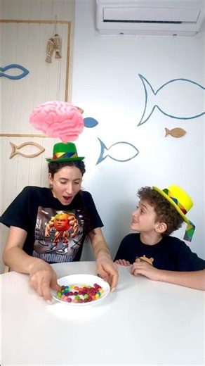 🌈 Colorful Candy Chemistry: A Sweet Science Experiment! #shorts #funlearning