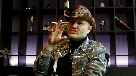 Kapo: el artista que viralizó un dialecto que inventó inspirado en las emociones