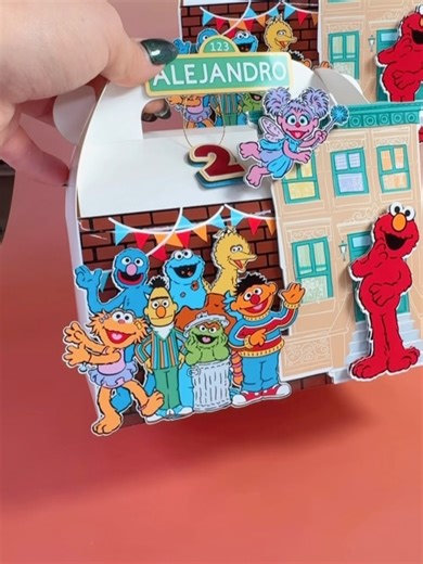 Lis González | 🎉 Sesame Street Candy Boxes 🍬 Bring the magic of Sesame Street to your celebrations with our adorable candy boxes! Perfect for birthday... | Instagram