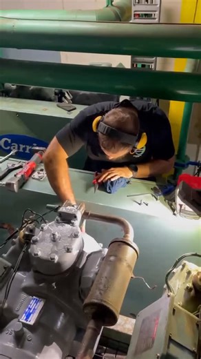 Air Exchange | Applied Chillers | NSW on Instagram: "Guess the job! Bonus points if you know the chiller model 😅 If you have any questions about our services please contact us on (02)85303852 or email service@airexchange.com.au. . . . Chiller technicians HVAC technicians Applied chillers . . . . #airexchange #airexchangeaustralasia #airexchangeappliedcooling #hvacreels #reelsvideo"