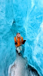 Air frozen in time 🥹🫧 Have you ever seen thousand year old air bubbles frozen in time, trapped inside the ice of a glacier? How wild is that. Every time I step into an ice cave or hike across a glacier, I feel like I’m seeing something completely new. The way the ice shifts and changes, how the colors go from deep blue to crystal clear, the absolute quiet, honestly it neeeever gets old. I can’t get enough of it.Glaciers are such a huge part of Iceland, yet so many people visit without really e