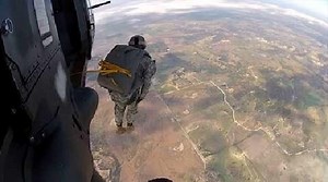 Soldiers Test New Parachute System