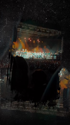 Le groupe #Nadau et « L’encantada »#Bayonne #paysbasque #gascogne #occitanie #gascon #occitan #encantada | Mike Bresson