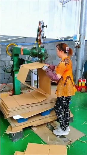 Box Slotting & Forming Machine – Precision Cutting.