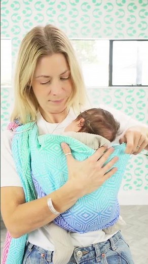 How to use a ring sling (with a sleepy newborn baby) 💜