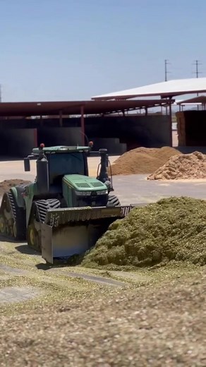 Silage Packing at Robinson Farms Featuring John Deere 9620RX | Dylan Fleming Camera Duties
