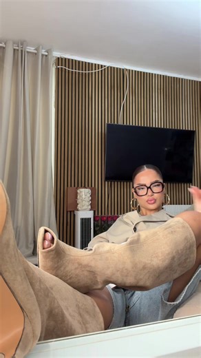 Cuisine Confortable : Pattes sur la Table !