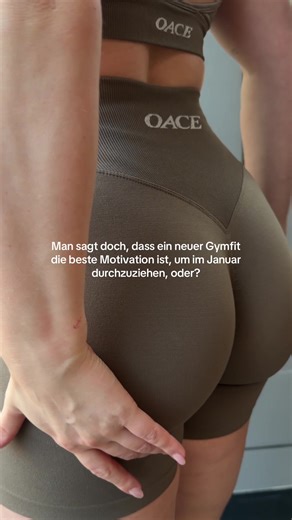 anzeige | @OACE hat die krasseste Leggings direkt zum Jahresbeginn rausgebracht. Weicher Stoff am Po fester (aber angenehmer) Stoff an den Beinen = beste Komprimierung, lockeres Hervorheben, man fühlt sich wohl beim Tragen 🙂‍↕️ | Code ‚MMTIKTOK‘ für 20% #gymwear #leggings #training