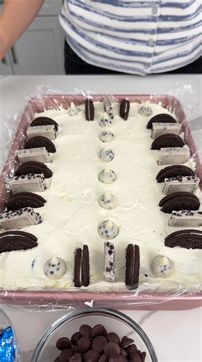 This easy ice cream cake recipe turned out surprisingly good