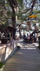 Just another gorgeous November day on Tybee Island ☀️ Did you know that the fall and winter months are the perfect time to plan a trip to Tybee? It’s true! The weather is often mild and perfect, the crowds are gone, and there is plenty to see and do…including your own Crab Shack Experience! Plus, Tybee is only 4 hours from Atlanta and Charlotte, making it the ideal weekend getaway. Start planning your Tybee getaway and Crab Shack Experience now 👉🏼 www.thecrabshack.com | The Original Crab Shack