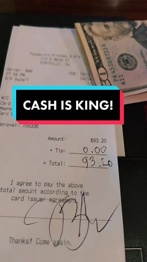 Tipping servers what they deserve — cash! 💸😏 #tipping #tipculture #tippingservers #waiter #waitress #serviceindustry #cash #money #restaurant