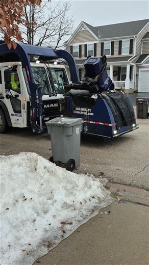 LRS garbage truck on recycle #garbagetruck