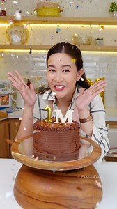 Over 2 MILLIONS bestfriends on all platforms na tayo! Thank you so much besfriend for always watching my videos! 🥹 Moist Chocolate Cake Recipe: 130g All-Purpose PFlour 50g Dark Cocoa Powder 200g Sugar 1 tsp Baking Powder 1/2 tsp Baking Soda Pinch of Salt 1 Larg Egg, room temp 60ml Cooking Oil 120ml Fresh Whole Milk, room temp 1 tsp Vanilla Extract 120ml Hot Water 1 tsp Instant Coffee Powder Frosting: 200g Dark Chocolate Chips 150ml Heavy/Whipping Cream Pinch of Salt (optional) Salted Caramel Sa