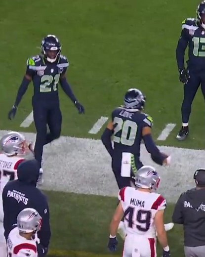 💥 INTERCEPTION 💥 SEAHAWKS UP 19-7 LATE! 👀 #nfl #superbowl #highlights #seahawks #patriots