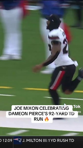Joe Mixon Celebrates Dameon Pierce’s 92-Yard Touchdown
