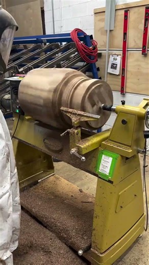 @stl_tables rocking #thepowermaticdifference on his #powermaticlathe