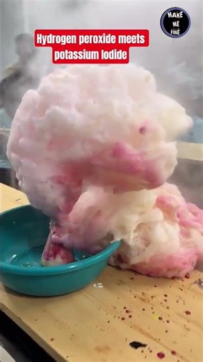 What Happens When You Add Potassium Iodide to Hydrogen Peroxide? 😱 The Elephant Toothpaste #shorts