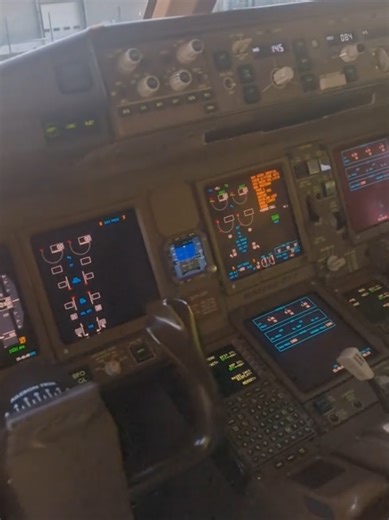 Vidéos de Aircraft Love (@aurora_aircraft) avec dźwięk oryginalny - no_limit_299