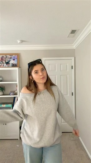 GOING TO A HOKEY GAME!!#fitcheck #eating #ate #lipsing #outfitinspo #outfitideas #straighthair