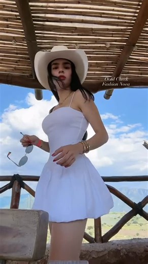 Laura Vega on Instagram: "fit tequiileroo🤠 @FashionNova #grwm #ootd #fitcheck #girls #inspo #makeup #relatable #girlies •Vestido Micro Mini Kelly Bubble - Blanco •Bolsa De Mano Isabella - Negro •Botas Vaqueras Daniel Knee High - Negro"