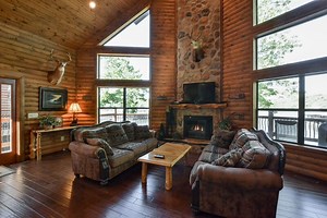 Faria Family Resorts: Chalet #1 Deer Lake Lodge at Chalets on Table Rock Lake