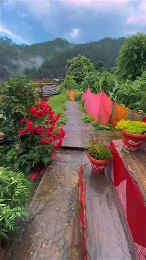 पहाड़ों की खूबसूरत नजारे #गांव #mountains #tending #uttarakhand #sorts