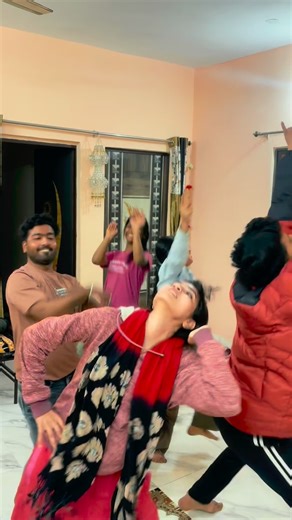 『 𝐓𝐄𝐋𝐈𝐒𝐀 𝐒𝐀𝐇𝐔 』 on Instagram: "Kuch ni ho skta Inlog ka 😵😵‍💫 @telisa__sahu18 . #Cgcomdey #cgcomedyreel #cgfunnyvideo #instagram #trending"