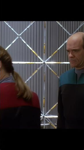 Finding The Relative - Star Trek Voyager | 🛸Sci-Fi-Files #scifi