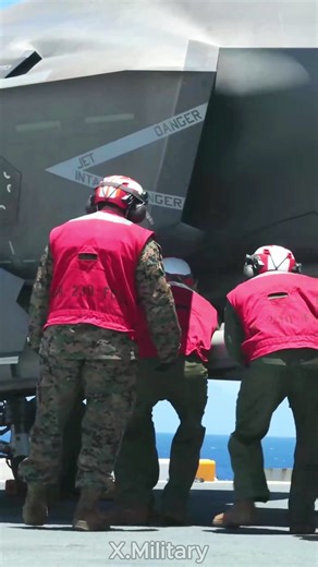 Grueling work on an Aircraft Carrier- A place only for the strongest Men 💪…#usamilitary #aircraft #tiktokusa🇺🇸 #f35lightning