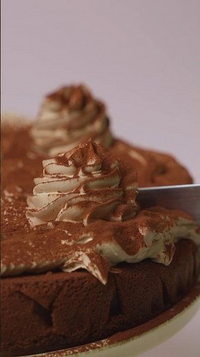 How to Whip Up the Dreamiest Milk Chocolate Ganache Topping!