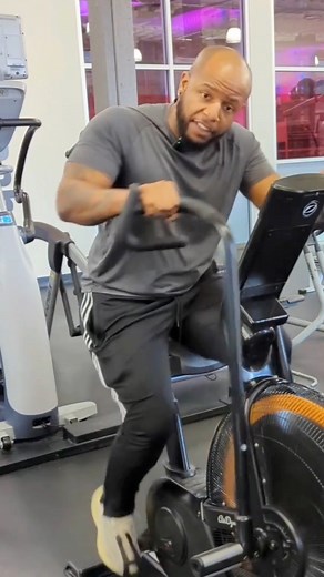 The Air Assault Bike is an excellent piece of cardio equipment for full body conditioning and HIIT sprint workouts. If you suffer from joint pain, it’s a great option as for low impact HIIT workouts. Wolf from Fort Avenue is here to show you the basics! 💪🏼🔥#airassaultbike #trainertips #fitnessthatmatters | Merritt Clubs