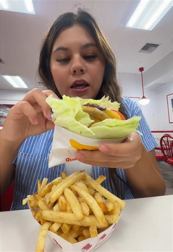 Eat In N Out with me!! #eatingwithbai #innout #innoutburger #burger #mukbangeatingshow #mukbang #fyp
