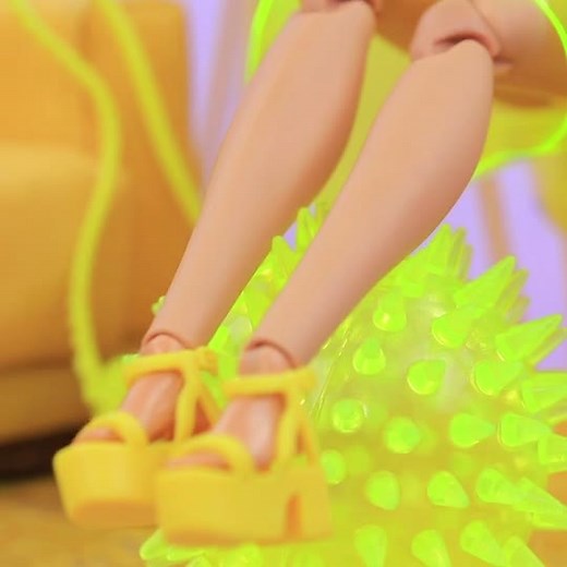Color Challenge! Everything in One Color for Barbie#Color #Challenge #OneColor #Barbie #ForBarbie #Ideas #Hacks #Crafts #DIY #LaLiLu