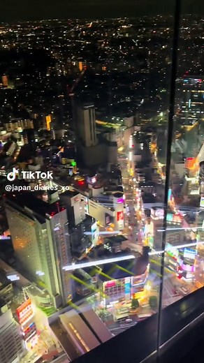 Watching the city breathe from above 🌃 #tokyo #渋谷 #shibuya #shibuyascramblesquare #citylights #citylife #japan #japandiaries #japanlife #japantiktok #japantok#creatorsearchinsights #japantravel