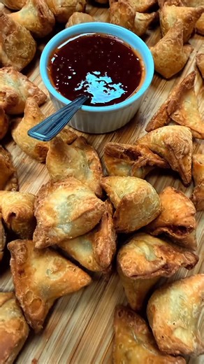 Fɪʀᴋɪɴ ᴏɴ Bᴀʏ Sᴛʀᴇᴇᴛ on Instagram: "🥂 Celebrate Every Moment, Every Milestone at The Firkin! From landing that huge deal to just surviving Monday, every victory deserves to be celebrated right here on Bay Street. The Firkin is your flexible event ally for everything! Forget the stress; our team handles every detail from menu creation to impeccable service. What are you celebrating? The Big Bashes: Impress your corporate crew with a Deluxe Buffet featuring Grilled Steak and Oven-Roasted Cod. The