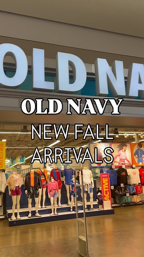 Lauren Karhoff on Instagram: "Say NAVY to shop  *hit follow before requesting link to ensure you receive it to your inbox + check your message request folder* The cutest new fall arrivals at Old Navy! https://liketk.it/5kAjh #oldnavy #oldnavystyle #fallarrivals #fallfashiontrends #falloutfitinspo"