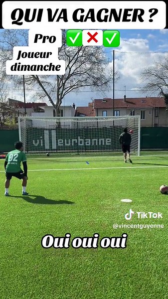 Footballeur Professionnel vs Joueur Dimanche : La Frappe !